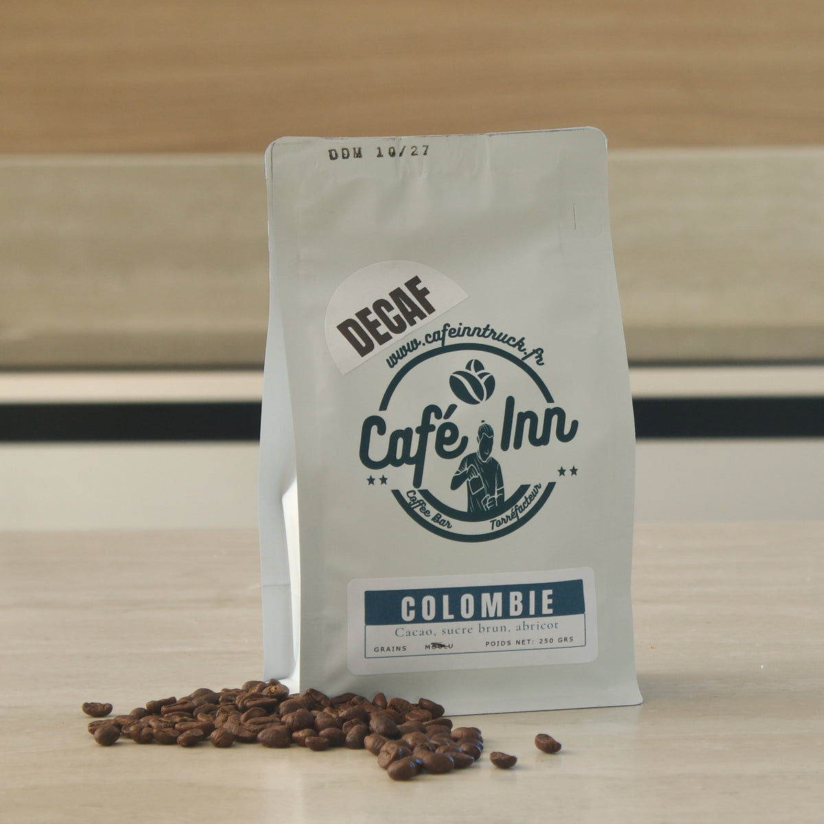 Sachet de café décaféiné Colombie Café Inn, vue de trois quarts