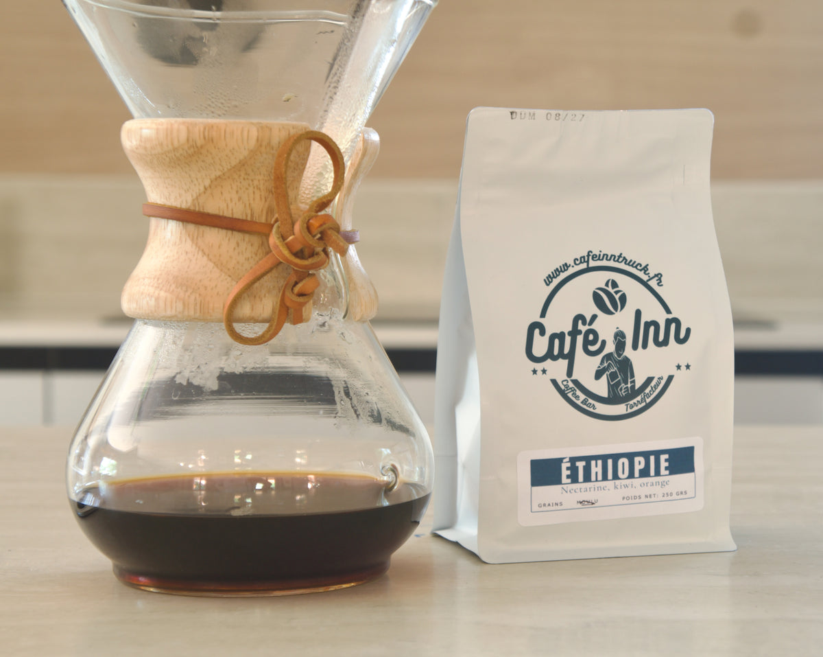 Sachet de café Éthiopie Megadu Kickstart Café Inn, vue de trois quarts