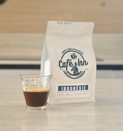 Sachet de café Indonésie Wanita Gayo Café Inn, vue de trois quarts