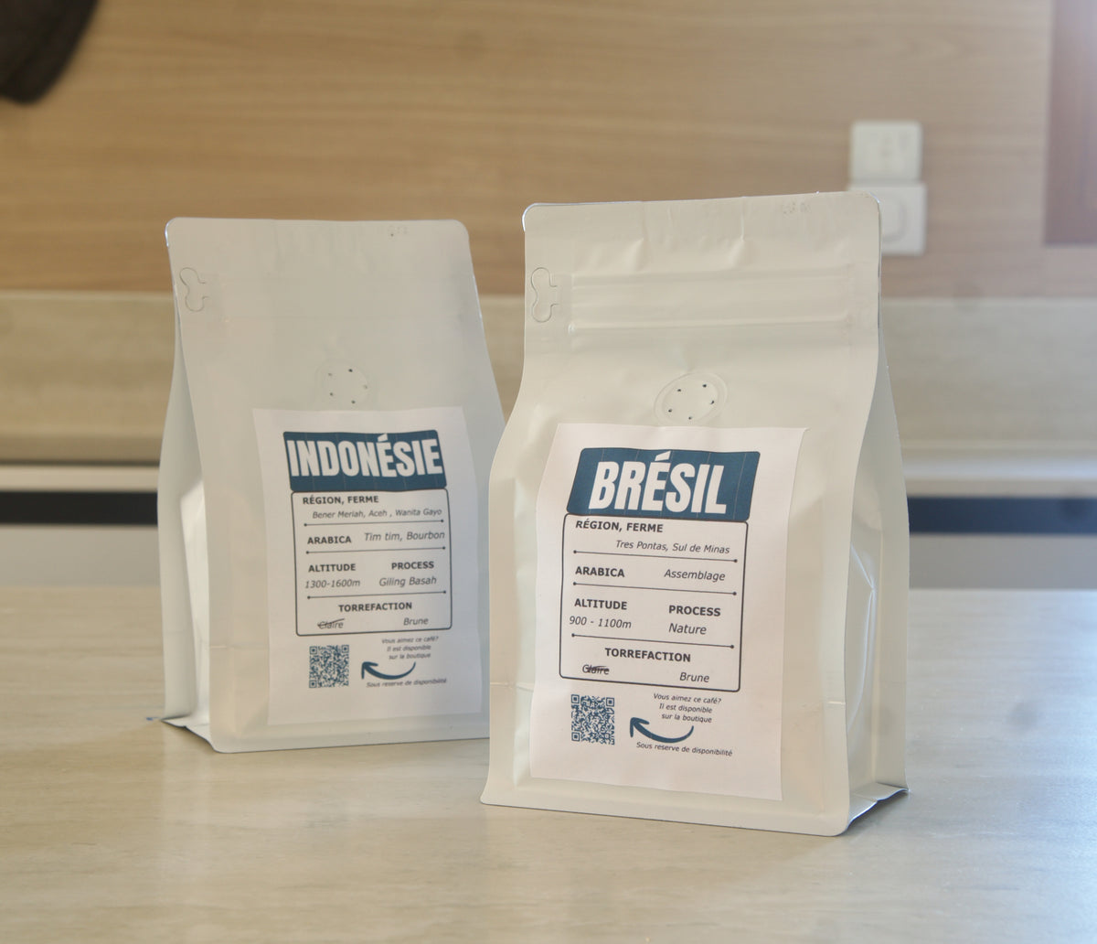 Pack Espresso Café Inn avec deux sachets de café de dos