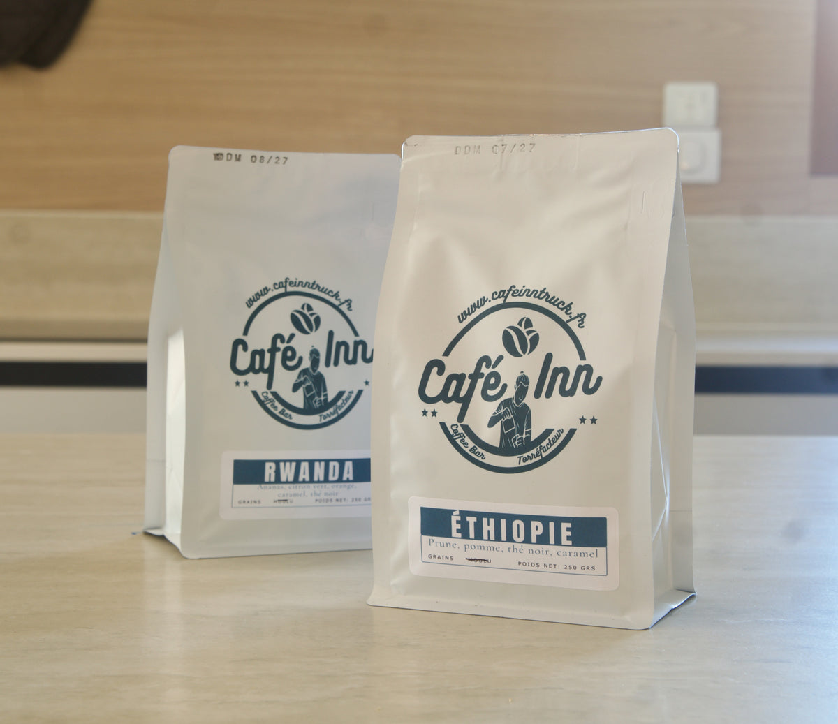 Pack Filtre Café Inn avec deux sachets de café de face