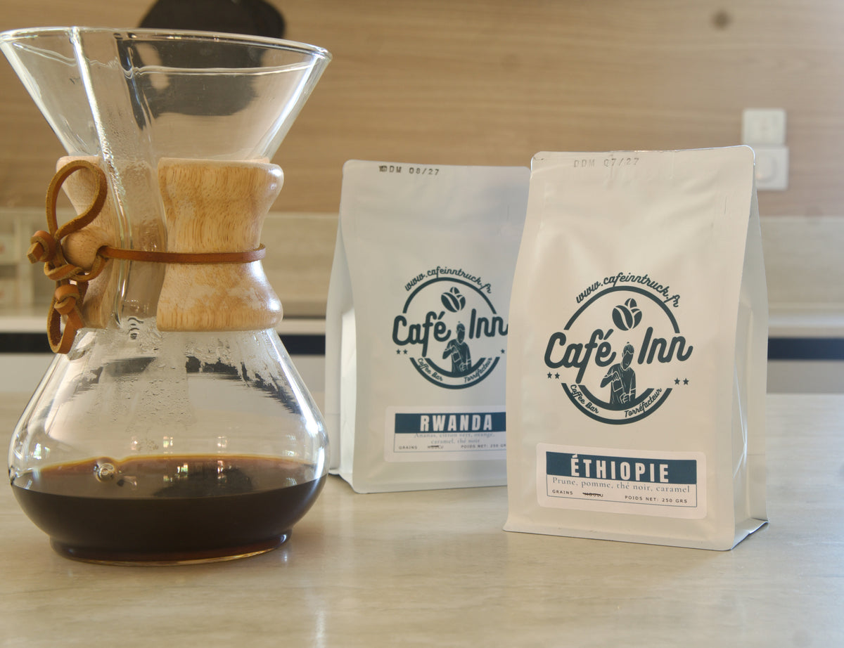Pack Filtre Café Inn, vue de trois quarts avec une Chemex